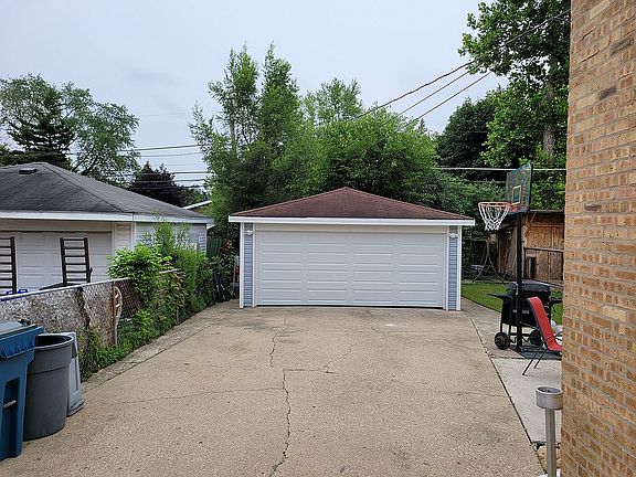 5th image of 112 E Jefferson St