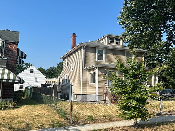 3rd image of 601 E Jeffrey St