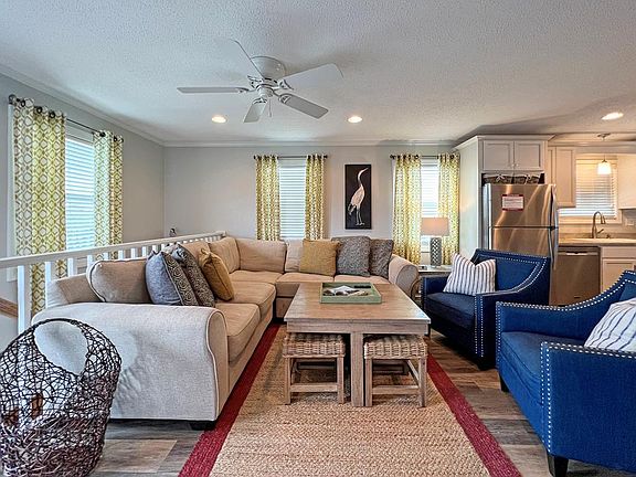 3rd image of 120 Cancun Dr