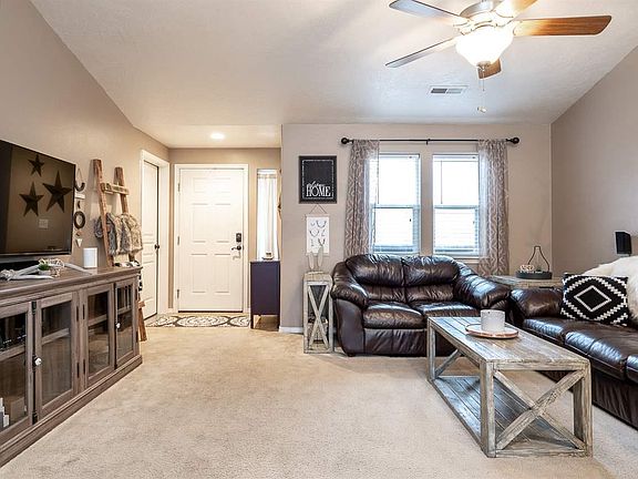 3rd image of 6409 Pacific Pines Dr
