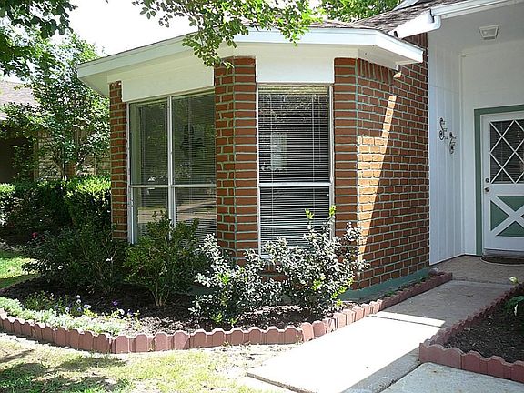 2nd image of 13811 Birch Hollow Ln