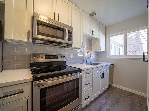 5th image of 1386 Terra Nova Blvd