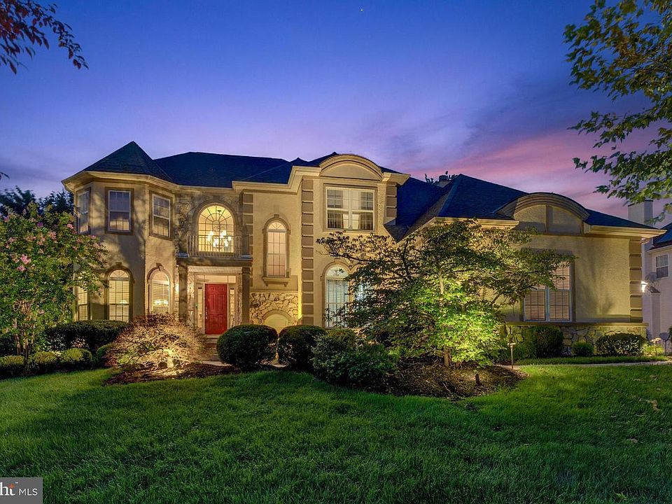 1st image of 4 Florabunda Ln