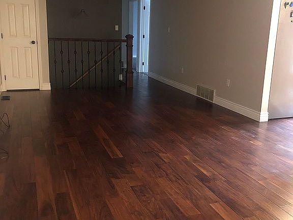 4th image of 1126 Highland Dr