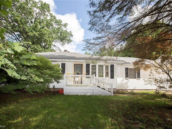 5590 Ford Rd, Sheffield Village, OH 44035
