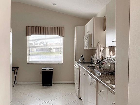 5th image of 5098 Marla Dr