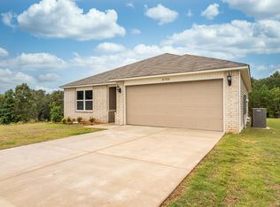 2304 Centennial Valley Dr, Benton, AR 72019