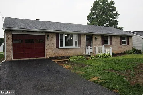 818 Walnut St Photo 1