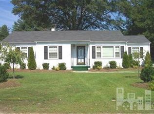 503 E Clinton St, Roseboro, NC 28382