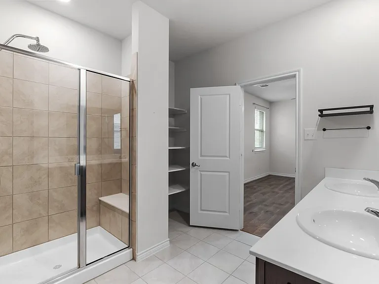 606 Rawhide Way — Photo 15