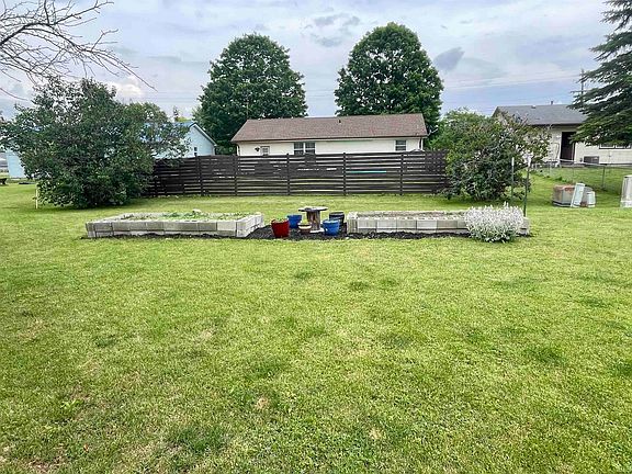 5th image of 1923 Camden Ct