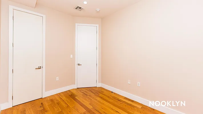Rented by Nooklyn NYC LLC | media 17