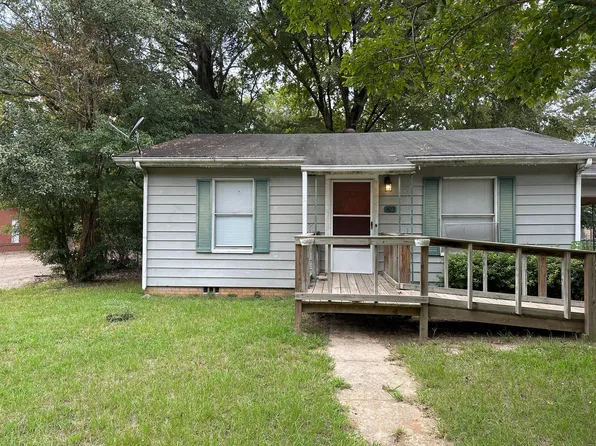 1423 N 10th St, Longview, TX 75601