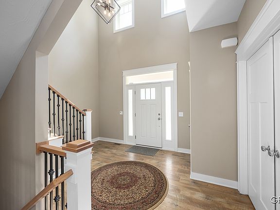 2nd image of 7981 Clydesdale Dr SE