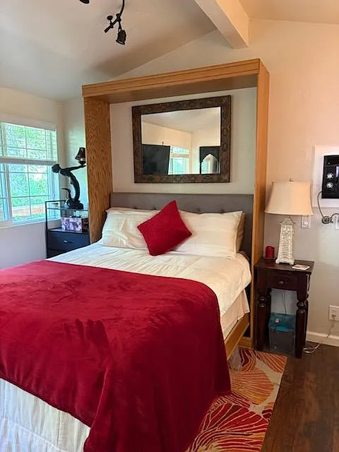 Studio, 288 sqft, $1,750 — Photo 4