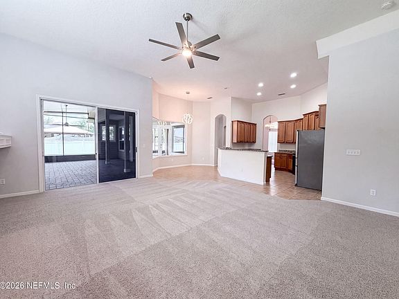 3rd image of 845 SONGBIRD Drive