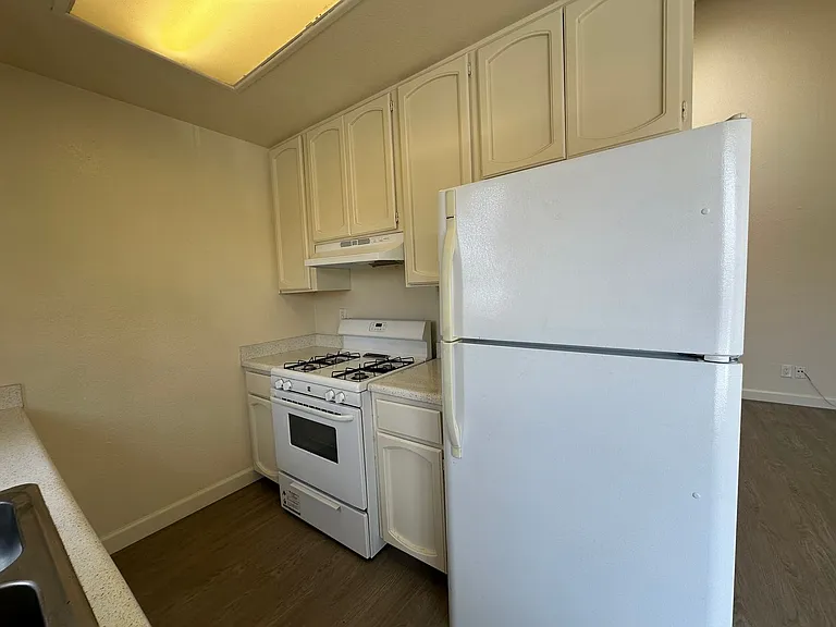 3076 Lincoln Ave #5 — Photo 9