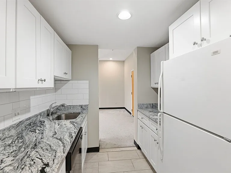21 Linden St #212 — Photo 15