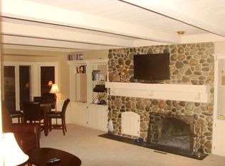 N11W31716 Pine Ridge Cir, Delafield, WI 53018