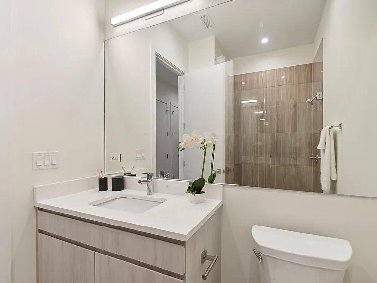 Luxe Suites Chicago Luxury Apartments — Photo 46