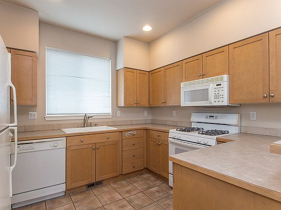 3rd image of 9074 161st Ct NE