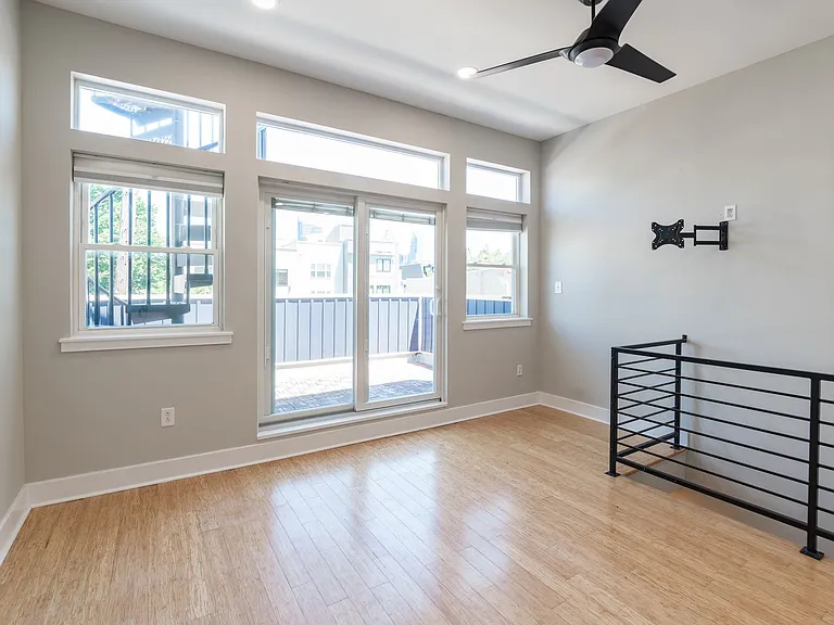2208 Montrose St — Photo 25