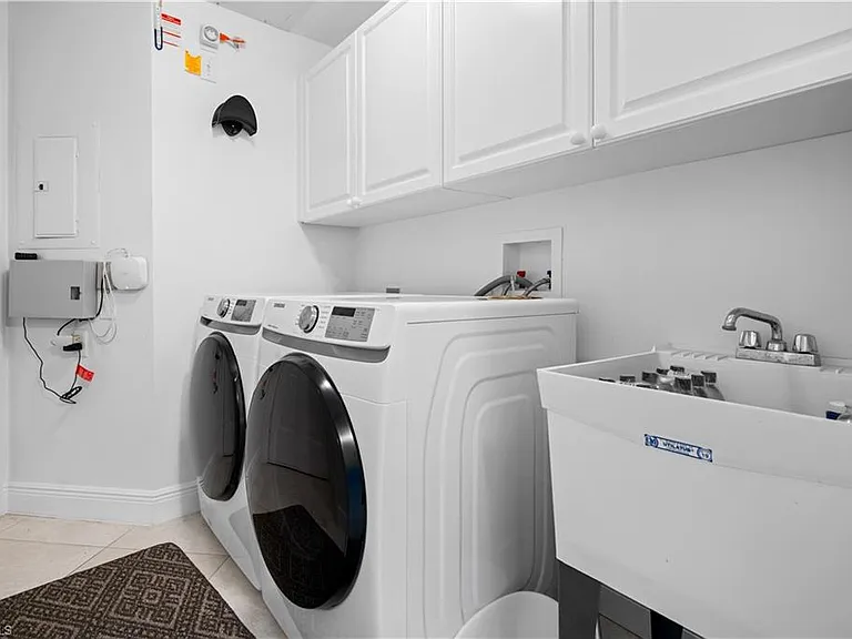 800 L Ambiance Cir #106 — Photo 25