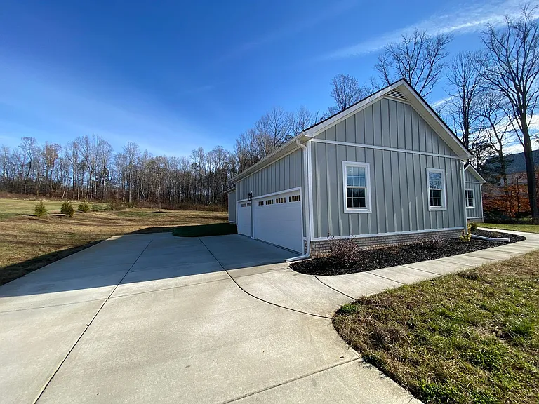 261 Summerlyn Dr — Photo 29