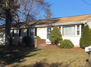 54 John St, Acushnet, MA 02743