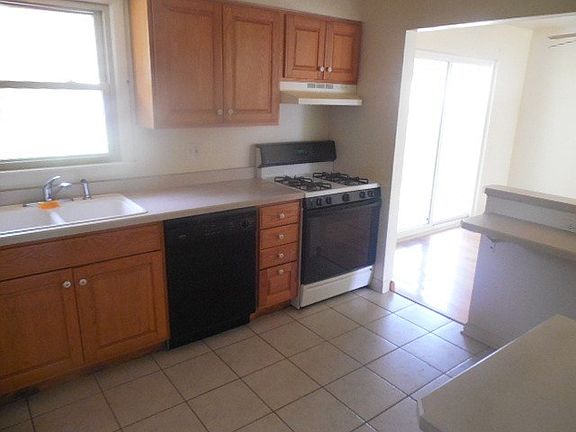 5th image of 632 N Cherry Dr