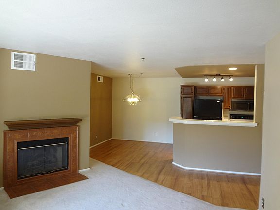 3rd image of 653 Oak Run Trl Unit 211