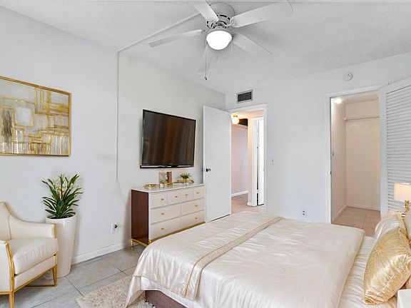 3rd image of 159 Southampton C