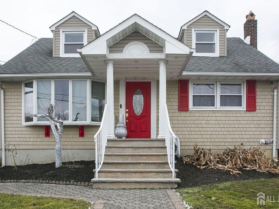 1st image of 64 Waackaack Ave