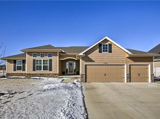 308 Allison Ave, Papillion, NE 68133