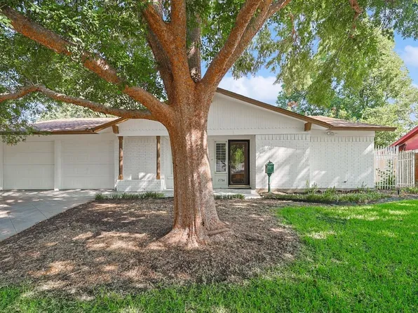 2704 Larkin Ave, Fort Worth, TX 76133