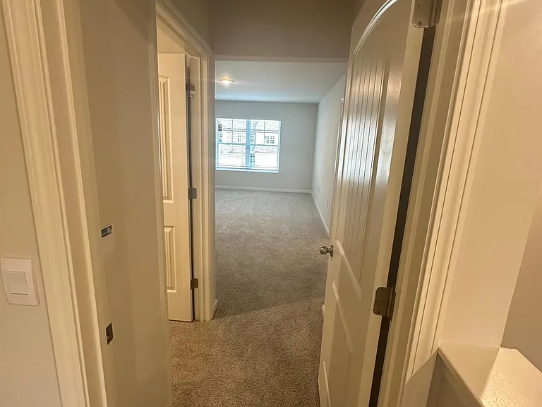 Entry to Master Bed