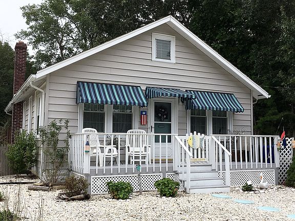 2nd image of 216 Swan Blvd