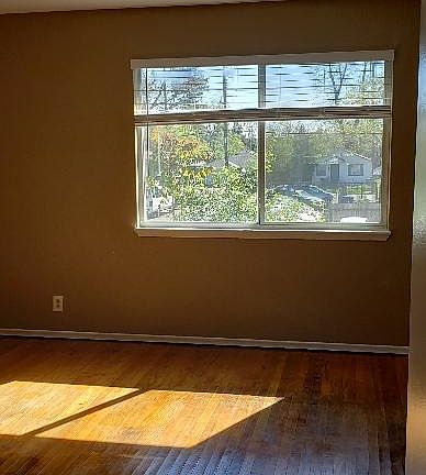 5th image of 4141 Broadway APT 4