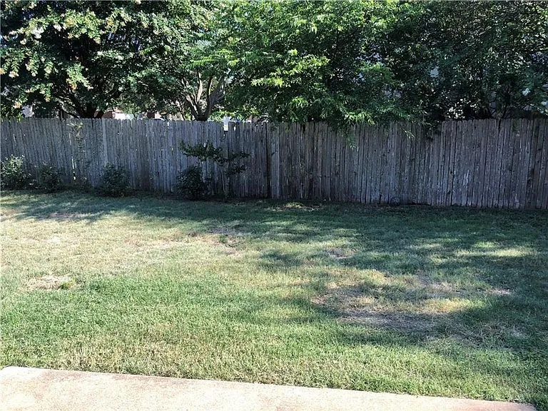 13200 Amasia Dr — Photo 27