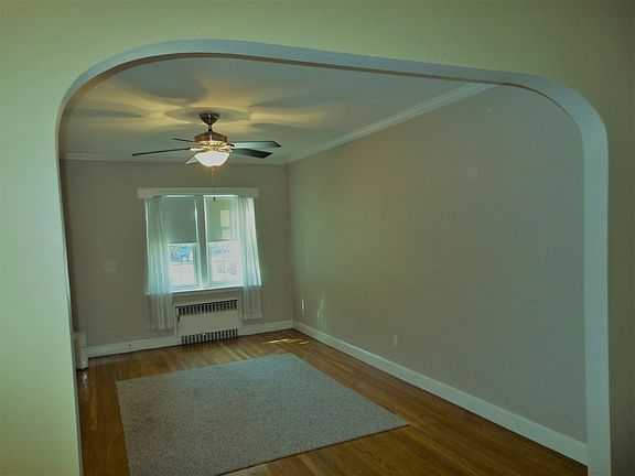 4th image of 6 Presidents Ln Unit 2