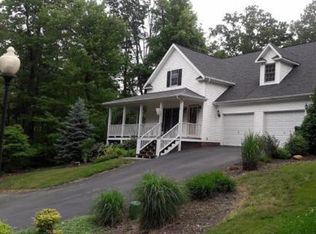 113 Mountain Laurel Ct, Unicoi, TN 37692