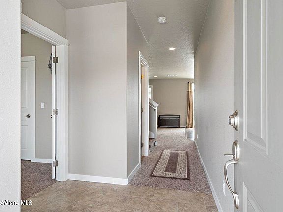 4th image of 3622 N Croghan Dr