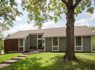 3940 SW Linden Ln, Lees Summit, MO 64082
