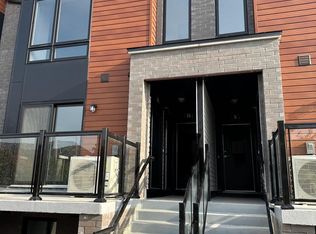 245 McLevin Ave #12, Toronto, ON M1B5K1