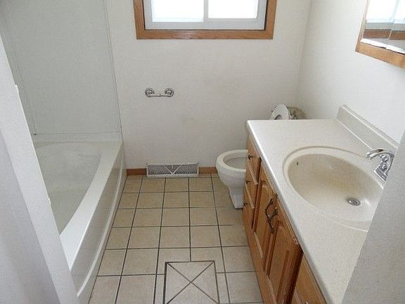 3rd image of 2119 S Chatham St