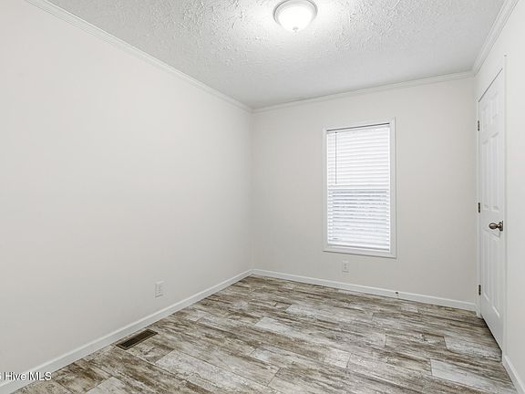 4th image of 102 Chestnut Lane