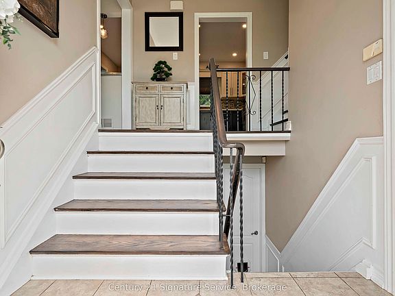 3rd image of 1563 Brentano Blvd