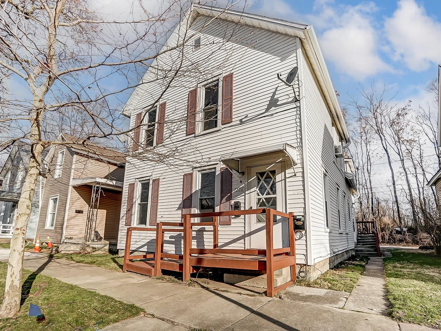 2 bed, 1.0 bath, 874 sqft, $975 — Photo 1