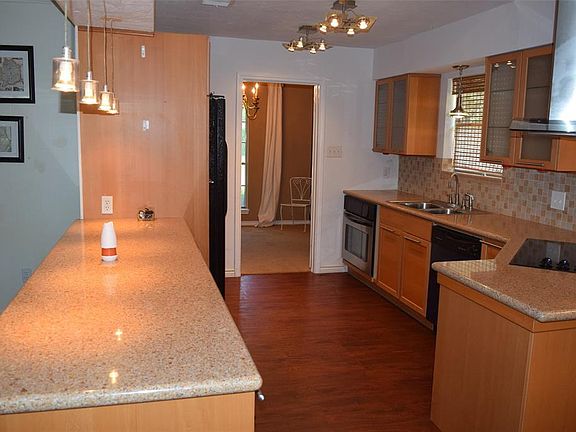 4th image of 7031 Lacy Hill Dr