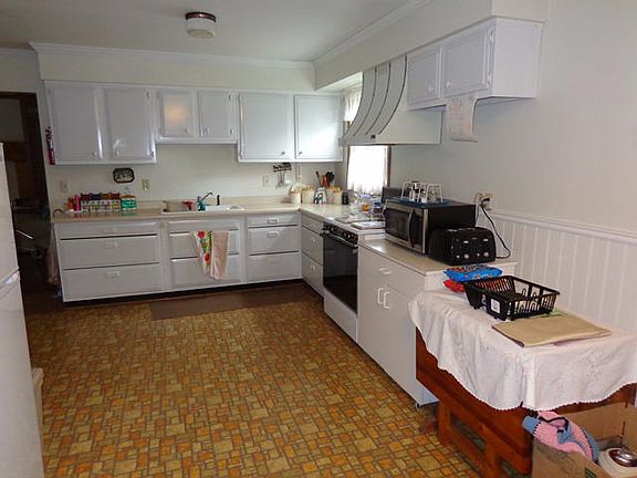 5th image of 437 S Woodland Dr